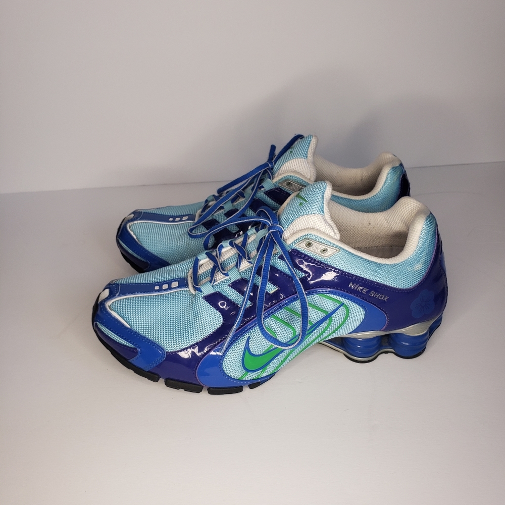 Woman's Nike Shox
